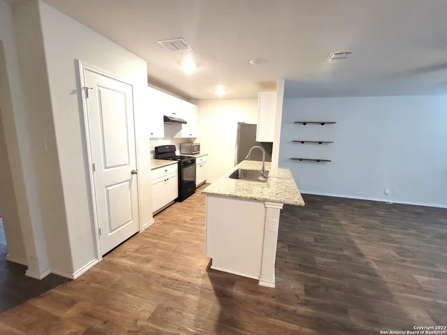 $1,450 | 15550 Crimson Topaz, San Antonio, TX 78253