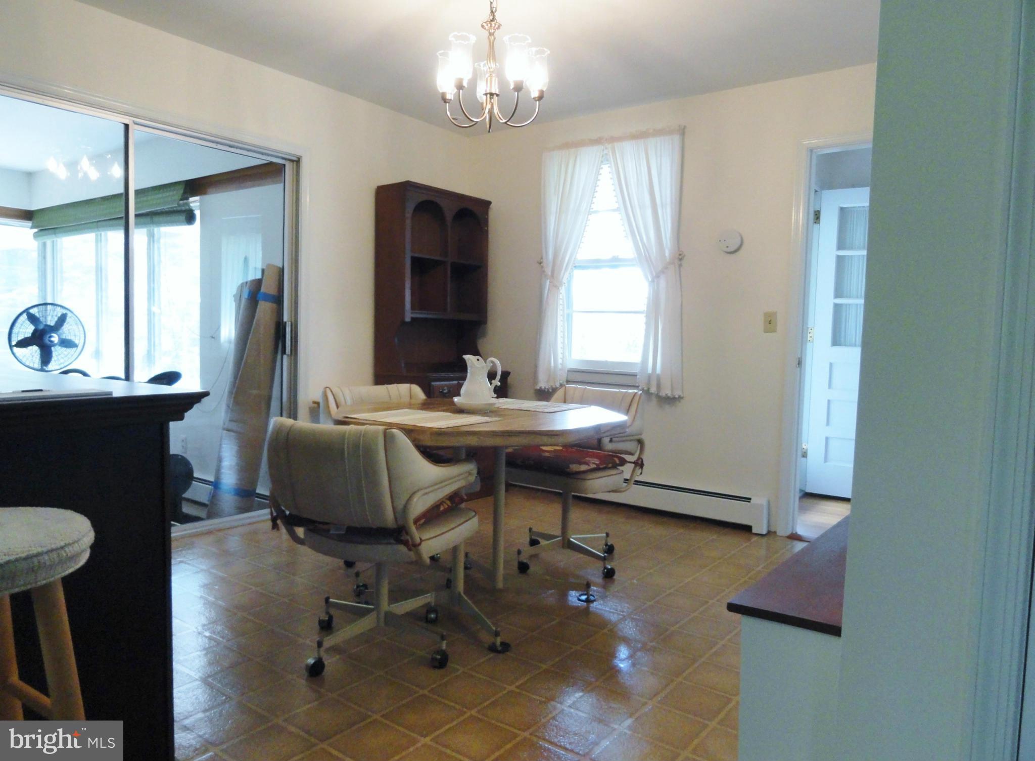 11701 Cemetery Road Bealeton, VA 22712 - Photo 6 of 30 Dining Room