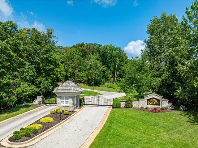 $1,100,000 | 1055 Wings Road, St. Albans, MO 63073