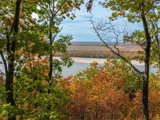 $1,100,000 | 1055 Wings Road, St. Albans, MO 63073