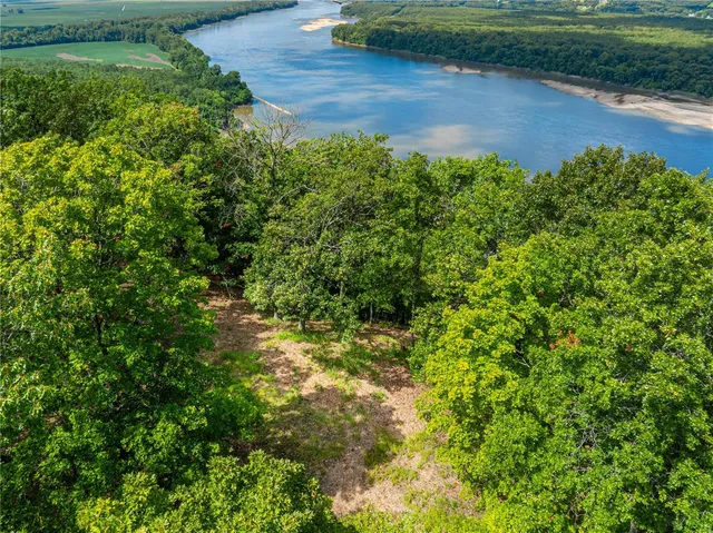 $1,100,000 | 1055 Wings Road, St. Albans, MO 63073