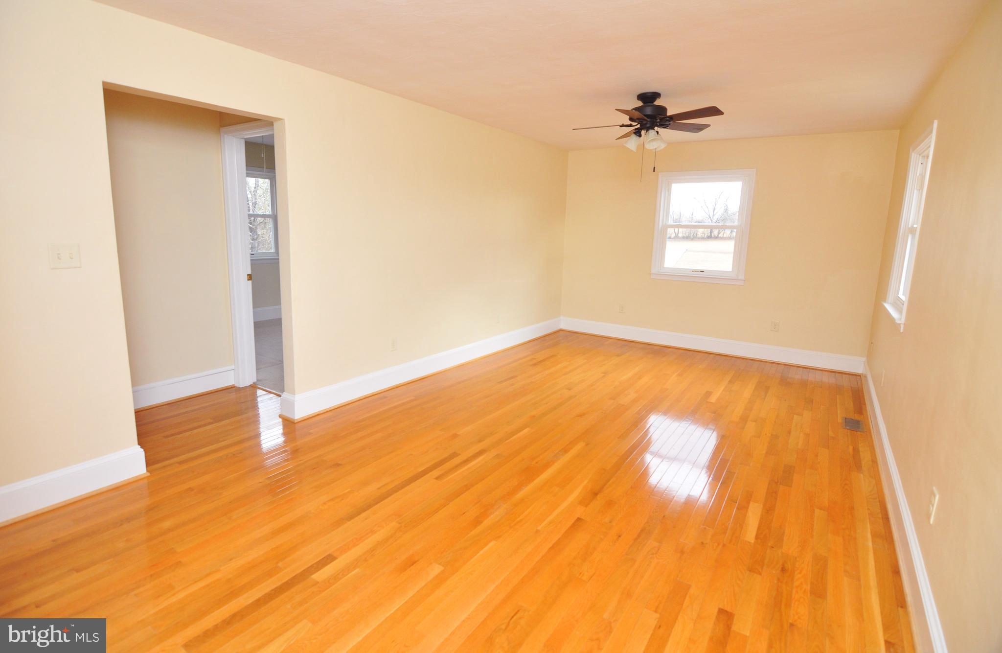 260 Redland Road Cross Junction, VA 22625 - Photo 19 of 30 Family Room