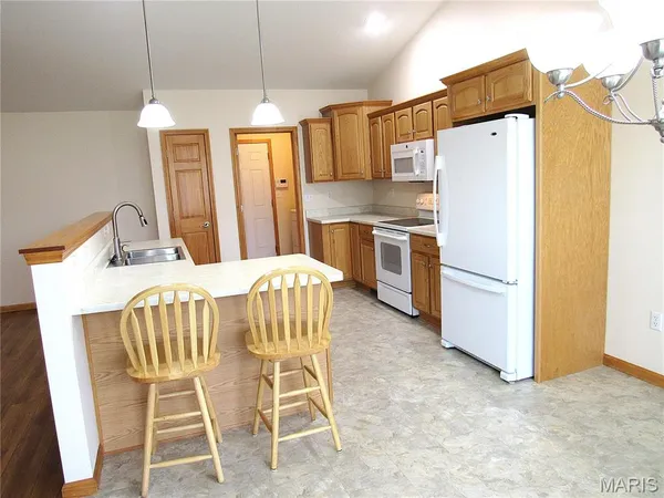 $275,000 | 71 Brooks Drive, Bethalto, IL 62010