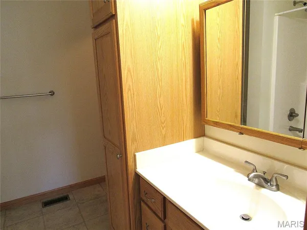 $275,000 | 71 Brooks Drive, Bethalto, IL 62010