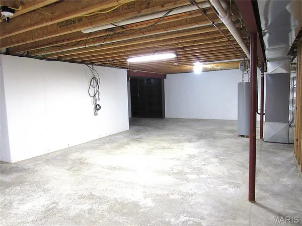 $275,000 | 71 Brooks Drive, Bethalto, IL 62010