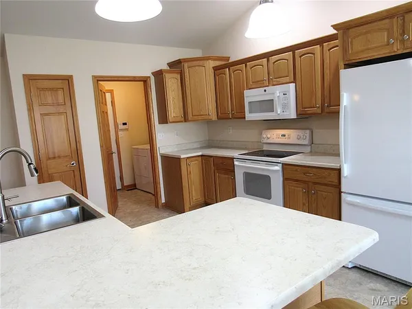 $275,000 | 71 Brooks Drive, Bethalto, IL 62010