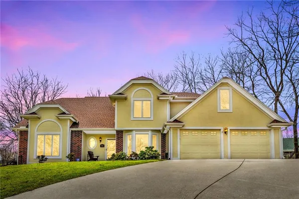 $650,000 | 9805 Northwest 73 Terrace, Weatherby Lake, MO 64152