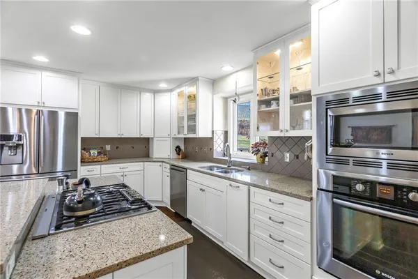 $650,000 | 9805 Northwest 73 Terrace, Weatherby Lake, MO 64152