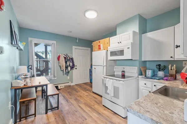 $999,900 | 122 Laurel Street, Fitchburg, MA 01420