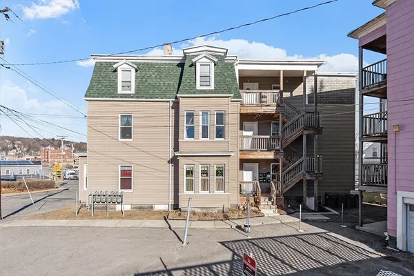 $999,900 | 122 Laurel Street, Fitchburg, MA 01420