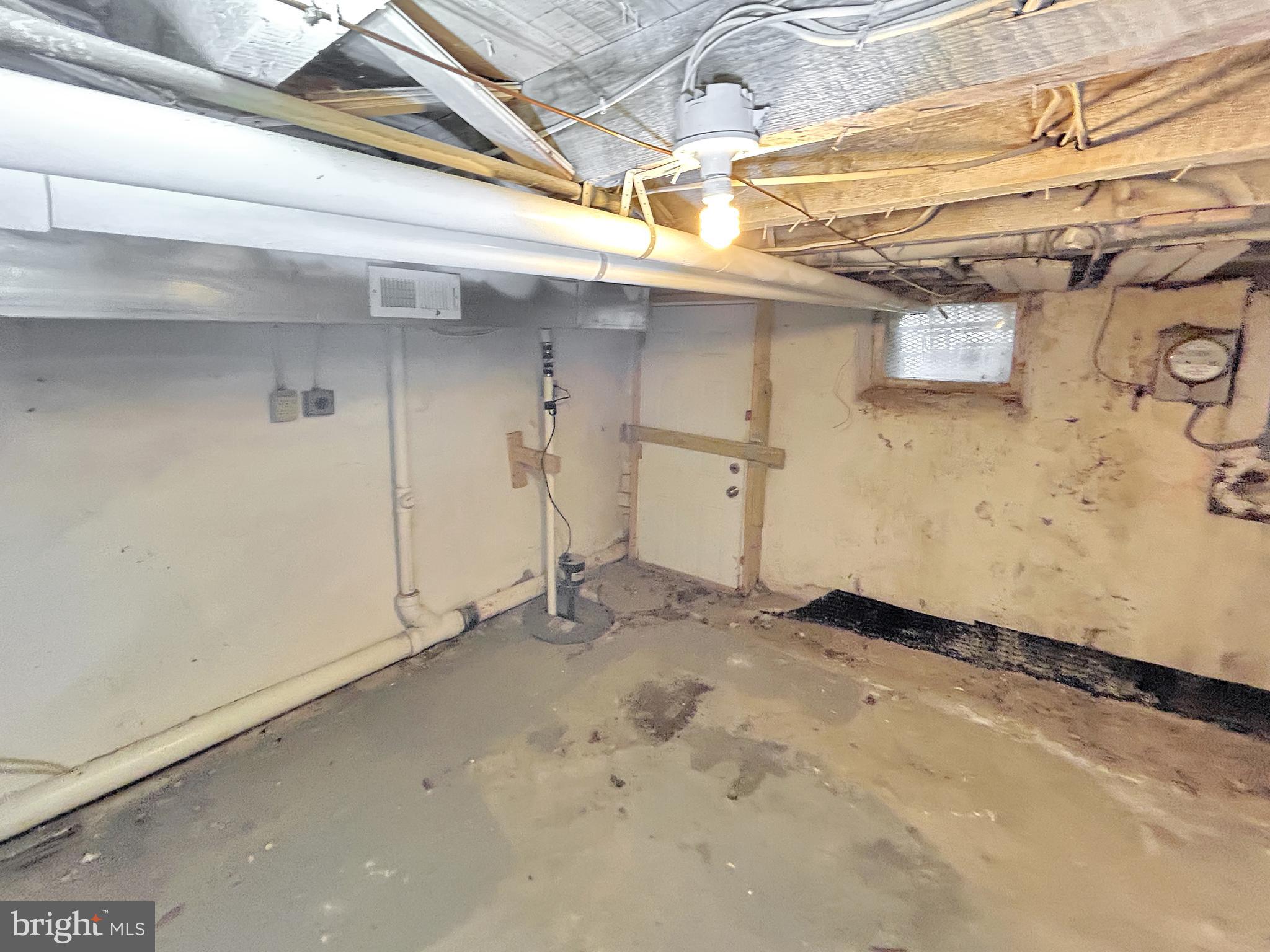 616 Denison Street Baltimore, MD 21229 - Photo 15 of 16 Interior