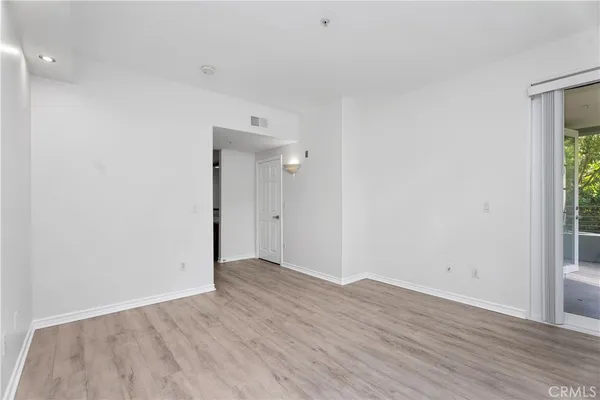 $3,300 | 2243 Martin, Unit 117, Irvine, CA 92612
