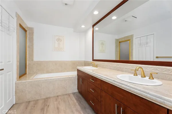 $3,300 | 2243 Martin, Unit 117, Irvine, CA 92612