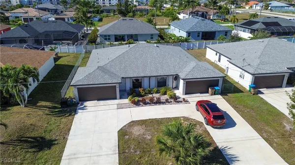 $1,800 | 3716 Southwest 16th Place, Cape Coral, FL 33914
