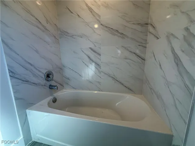 $2,000 | 3716 Southwest 16th Place, Cape Coral, FL 33914