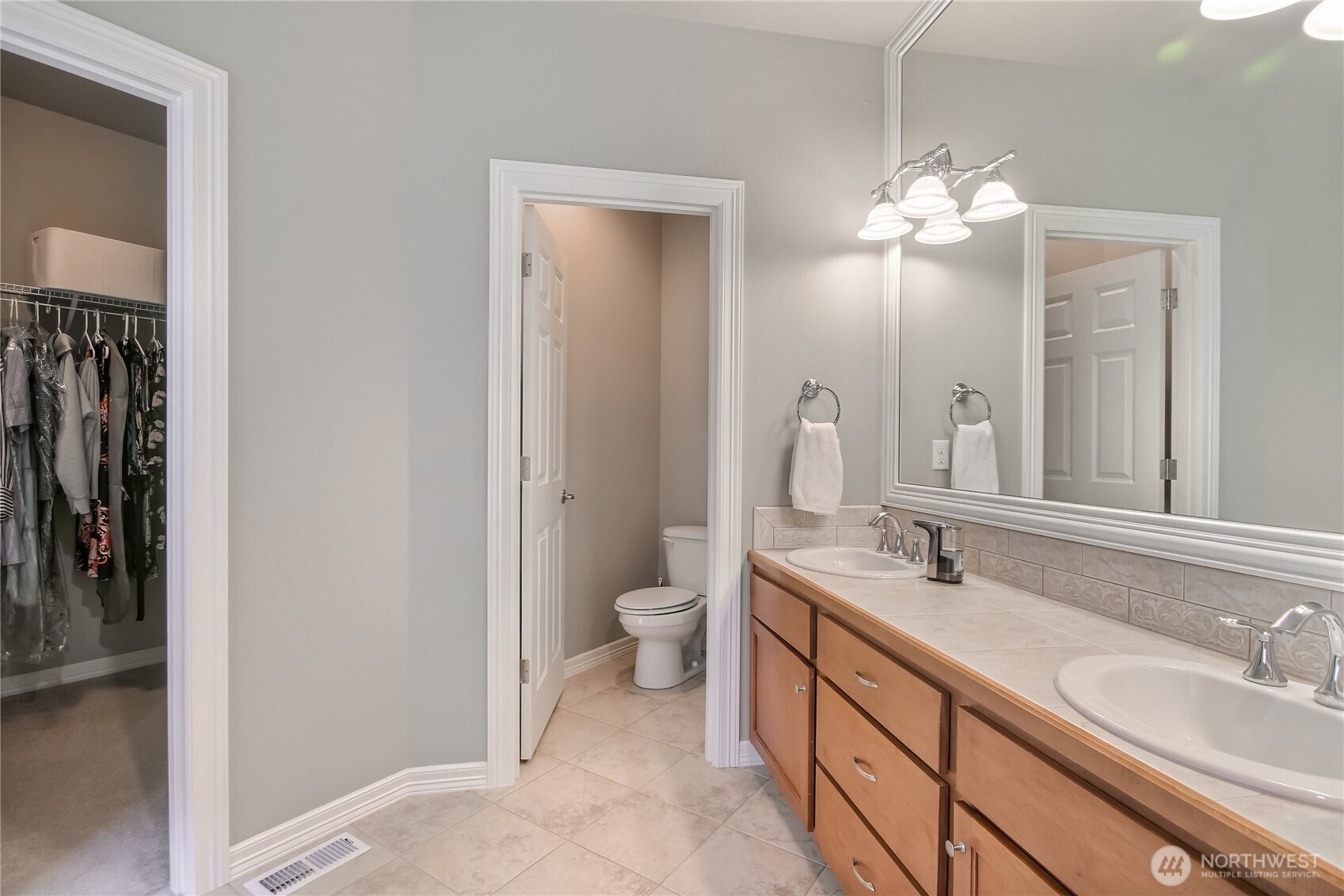 36424 10th Court Southwest Federal Way, WA 98023 - Photo 17 of 39