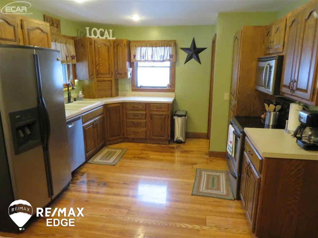 11380 West Frances Road Flushing, MI 48433 - Photo 6 of 47 21402965-5.JPG