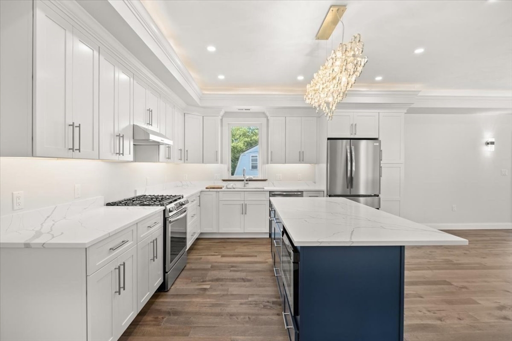 84 Post Island Road Quincy, MA 02169 - Photo 5 of 41