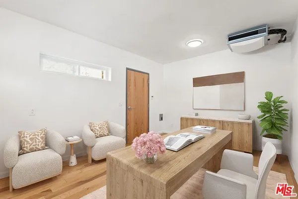 $4,400 | 6531 Arlington Avenue, Los Angeles, CA 90043