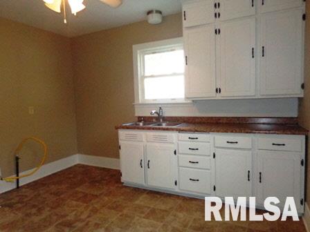 6911 134th Avenue West Taylor Ridge, IL 61284 - Photo 5 of 22 Gallery Image 5