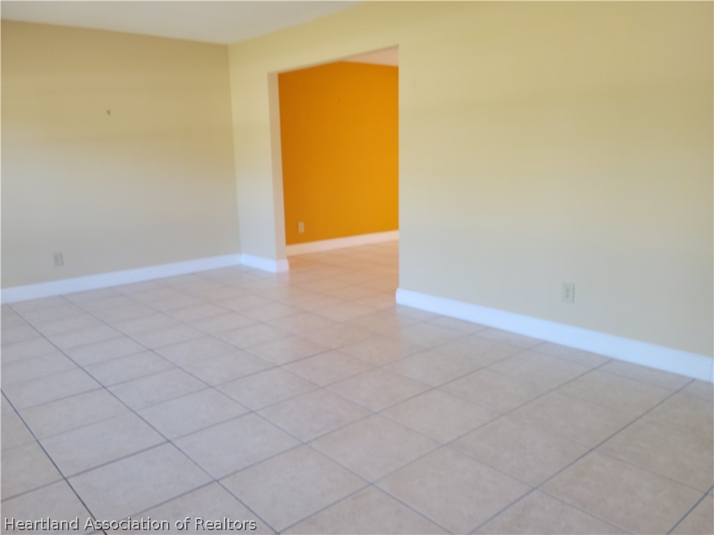 433 Spring Boulevard Sebring, FL 33876 - Photo 4 of 12 Gallery Image 4