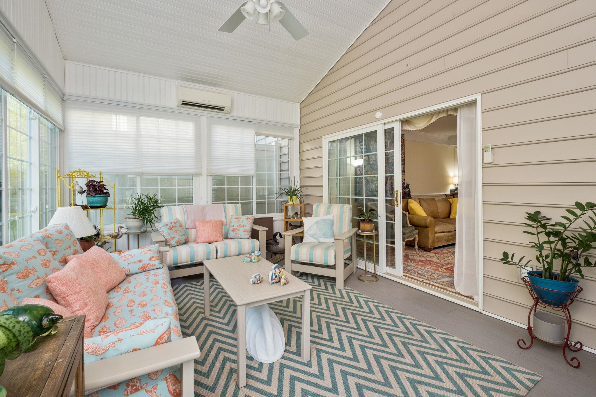 35 Buckingham Common Waynesboro, VA 22980 - Photo 15 of 33 a living room filled with furniture