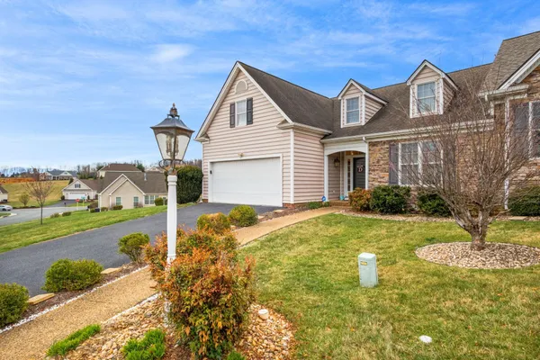 $440,000 | 35 Buckingham Common, Waynesboro, VA 22980