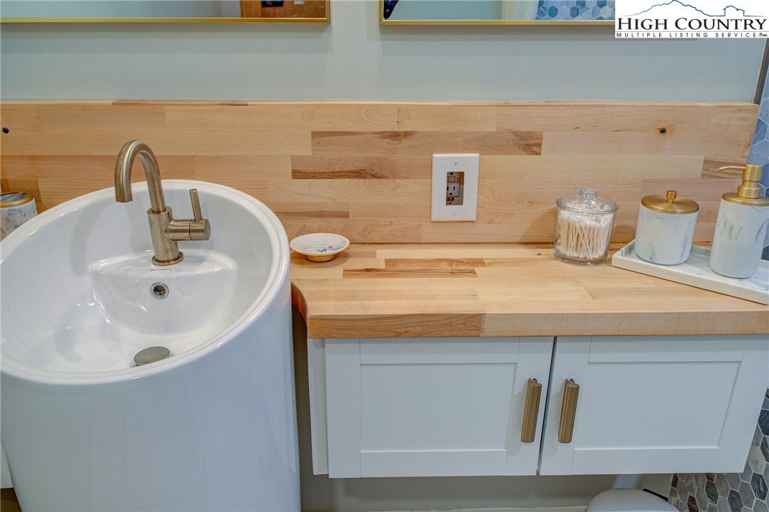 145 Rabbit Run Road Boone, NC 28607 - Photo 13 of 39