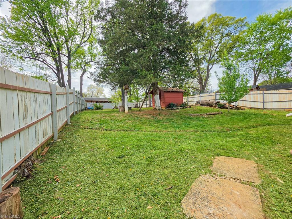 1104 Wise Avenue High Point, NC 27260 - Photo 19 of 20