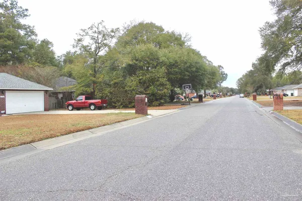 $290,000 | 5129 Goshawk Drive, Milton, FL 32570
