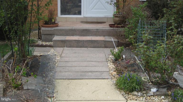 10306 Royal Road Silver Spring, MD 20903 - Photo 2 of 28 Exterior (General)