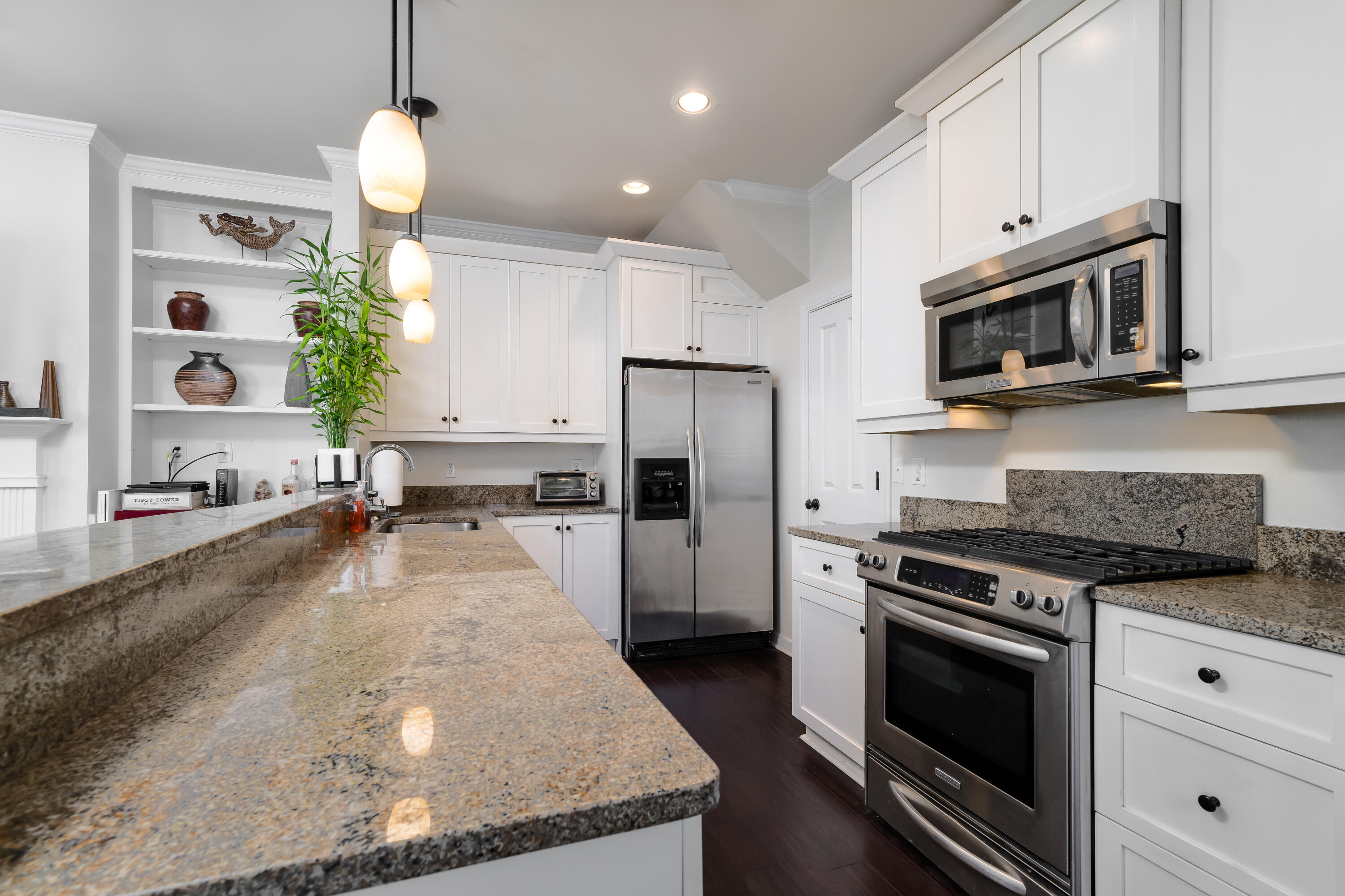 152 Spring Street, Unit D Charleston, SC 29403 - Photo 8 of 21 152Spring-10