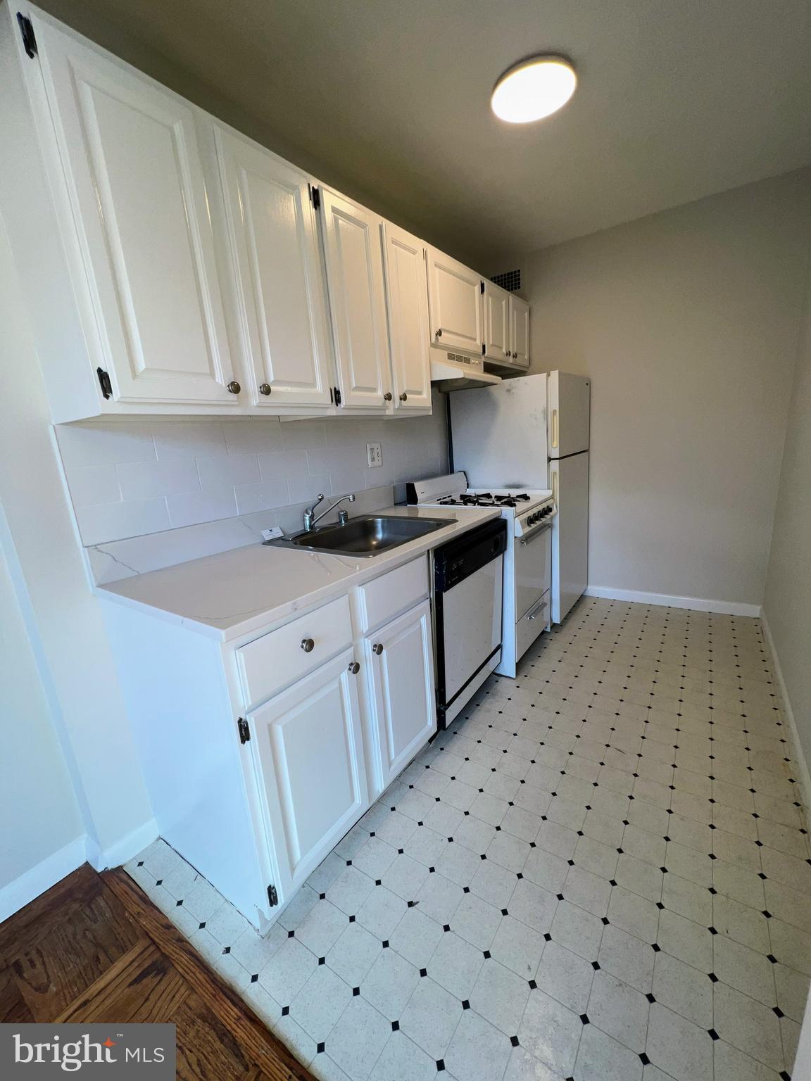 1601 18th Street Northwest, Unit 811 Washington, DC 20009 - Photo 6 of 14