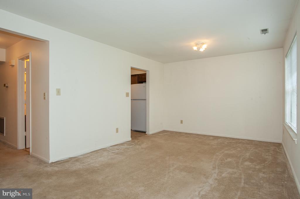 6601 China Grove Court Alexandria, VA 22310 - Photo 10 of 28 a view of an empty room