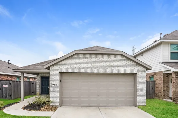 $1,790 | 9214 Burnet Flds Drive, Baytown, TX 77521