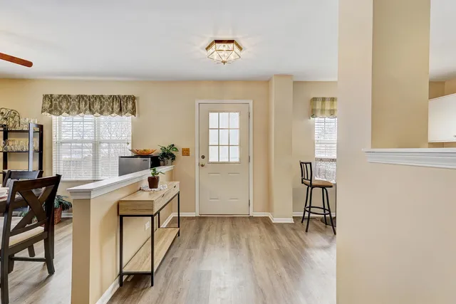 $270,000 | 1212 Hillsborough Court, Crystal Lake, IL 60014