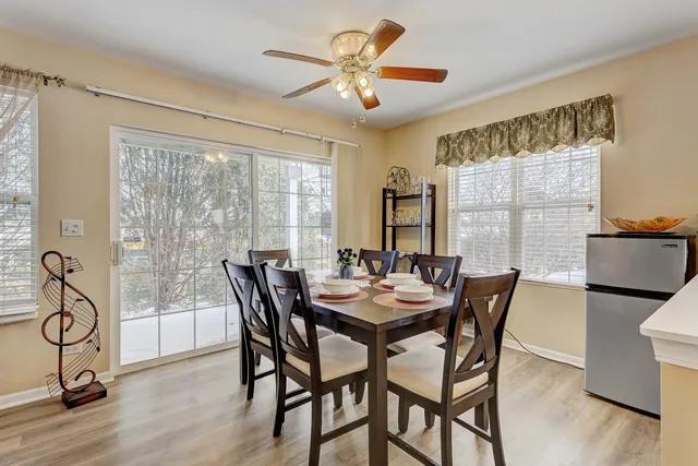 $270,000 | 1212 Hillsborough Court, Crystal Lake, IL 60014