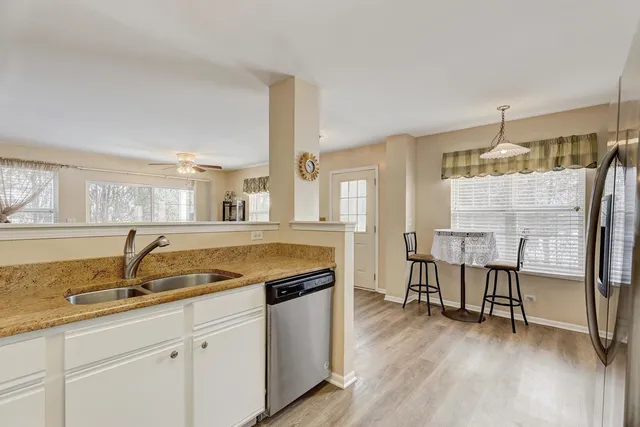 $270,000 | 1212 Hillsborough Court, Crystal Lake, IL 60014