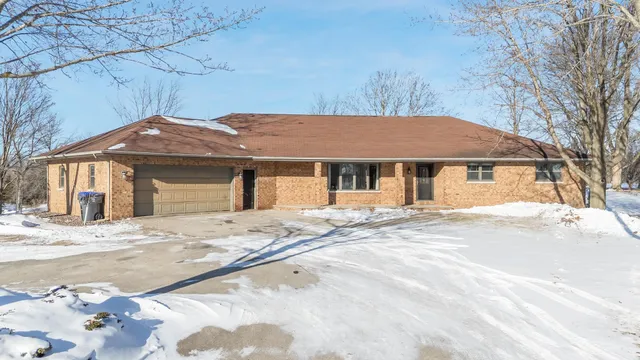 $699,900 | W2610 Sievert Road, Seymour, WI 54165