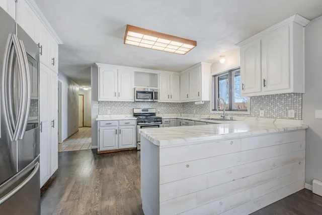 $699,900 | W2610 Sievert Road, Seymour, WI 54165