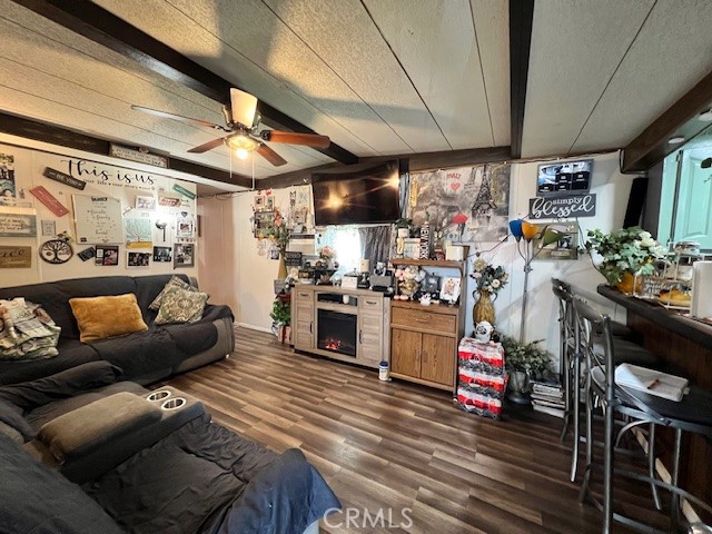 13892 Pioneer Road Apple Valley, CA 92307 - Photo 4 of 11 Living room
