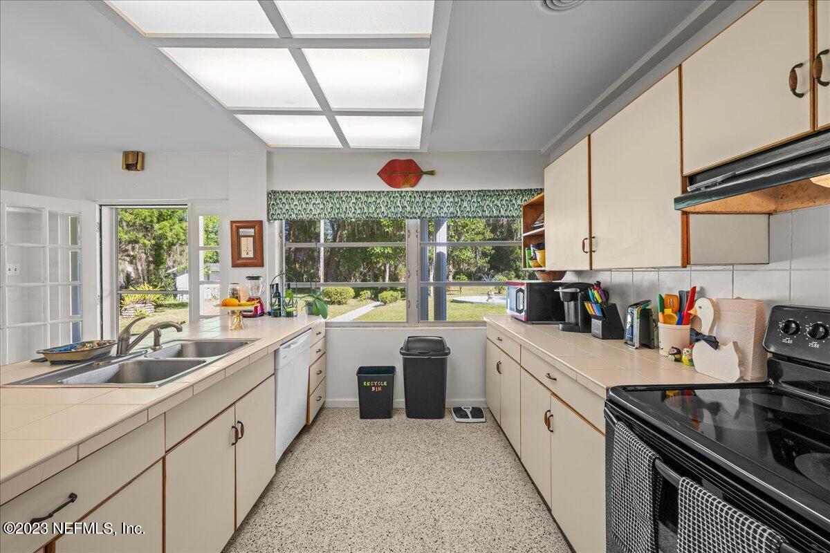 317 East Buffalo Bluff Road Satsuma, FL 32189 - Photo 19 of 49 19-JWLeePhoto-3641