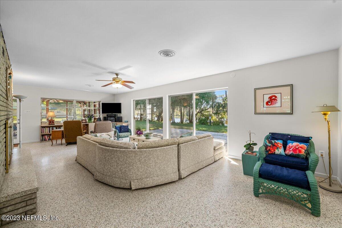 317 East Buffalo Bluff Road Satsuma, FL 32189 - Photo 21 of 49 21-JWLeePhoto-3651