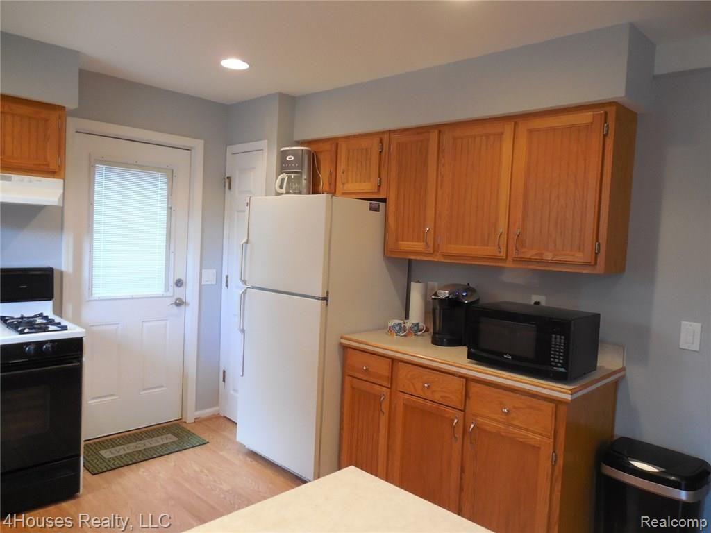 847 North Garner Road Milford, MI 48380 - Photo 17 of 40 Kitchen