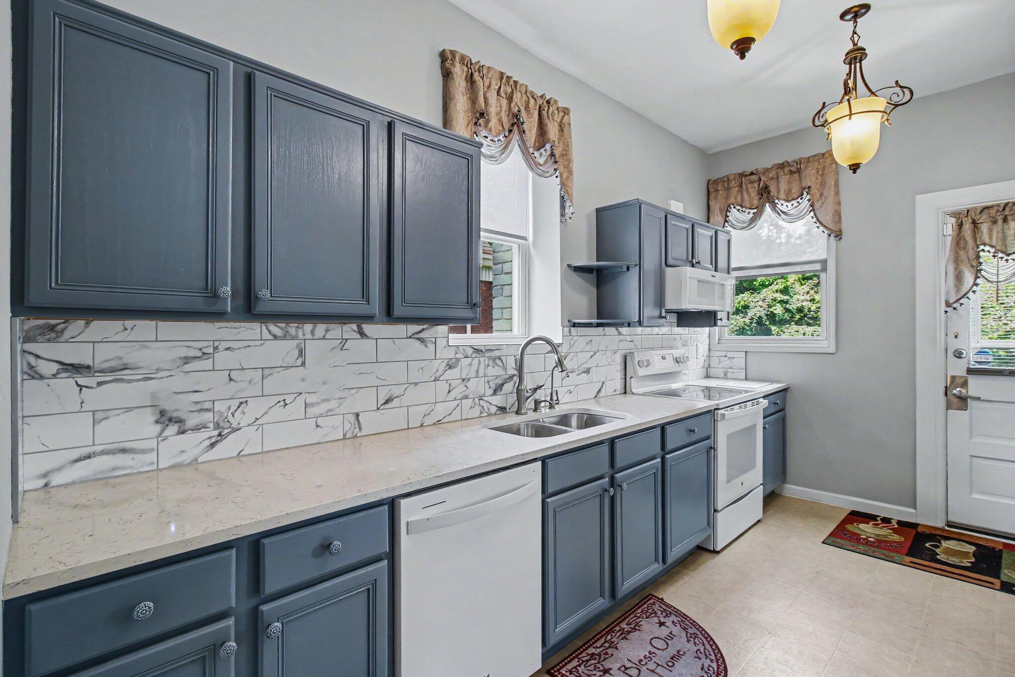 332 East 18th Street Covington, KY 41014 - Photo 8 of 36 Kitchen