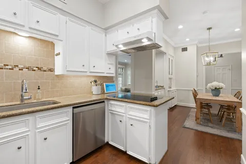 $695,000 | 6734 Vanderbilt Street, Unit 8, Houston, TX 77005