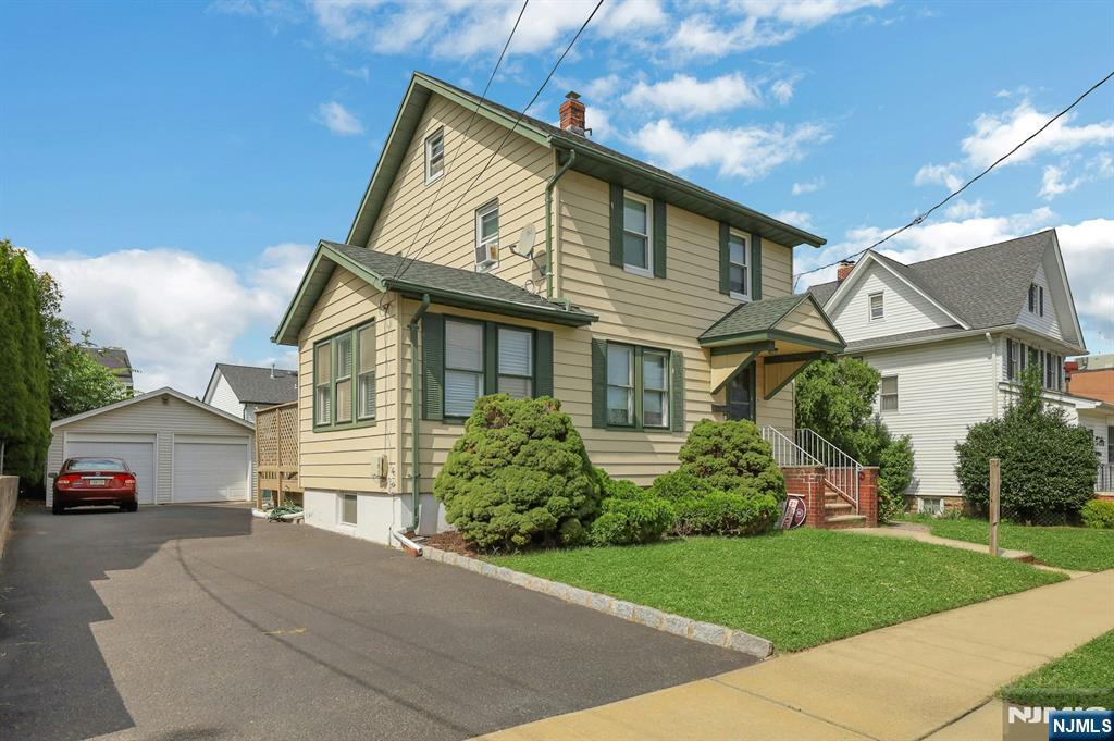 75 Humboldt Street Wood-Ridge, NJ 07075 - Photo 3 of 31 Gallery Image 3