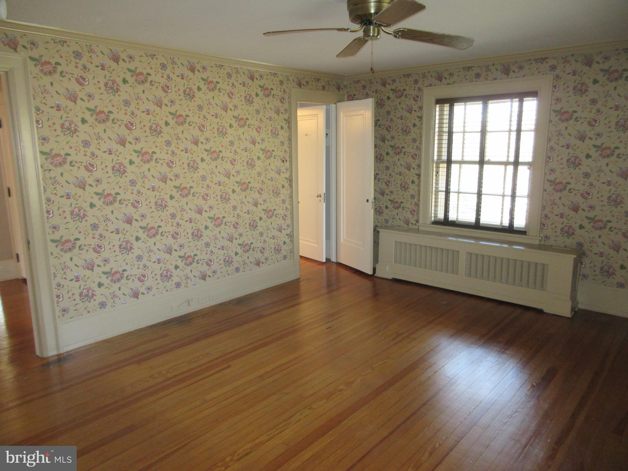 1100 Newlin Road York, PA 17403 - Photo 12 of 25 Master bedroom with bath access and dressing room