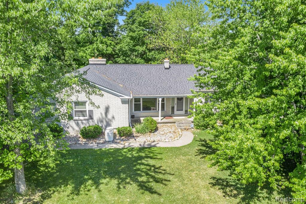 1910 Hadley Road Lapeer, MI 48446 - Photo 1 of 44
