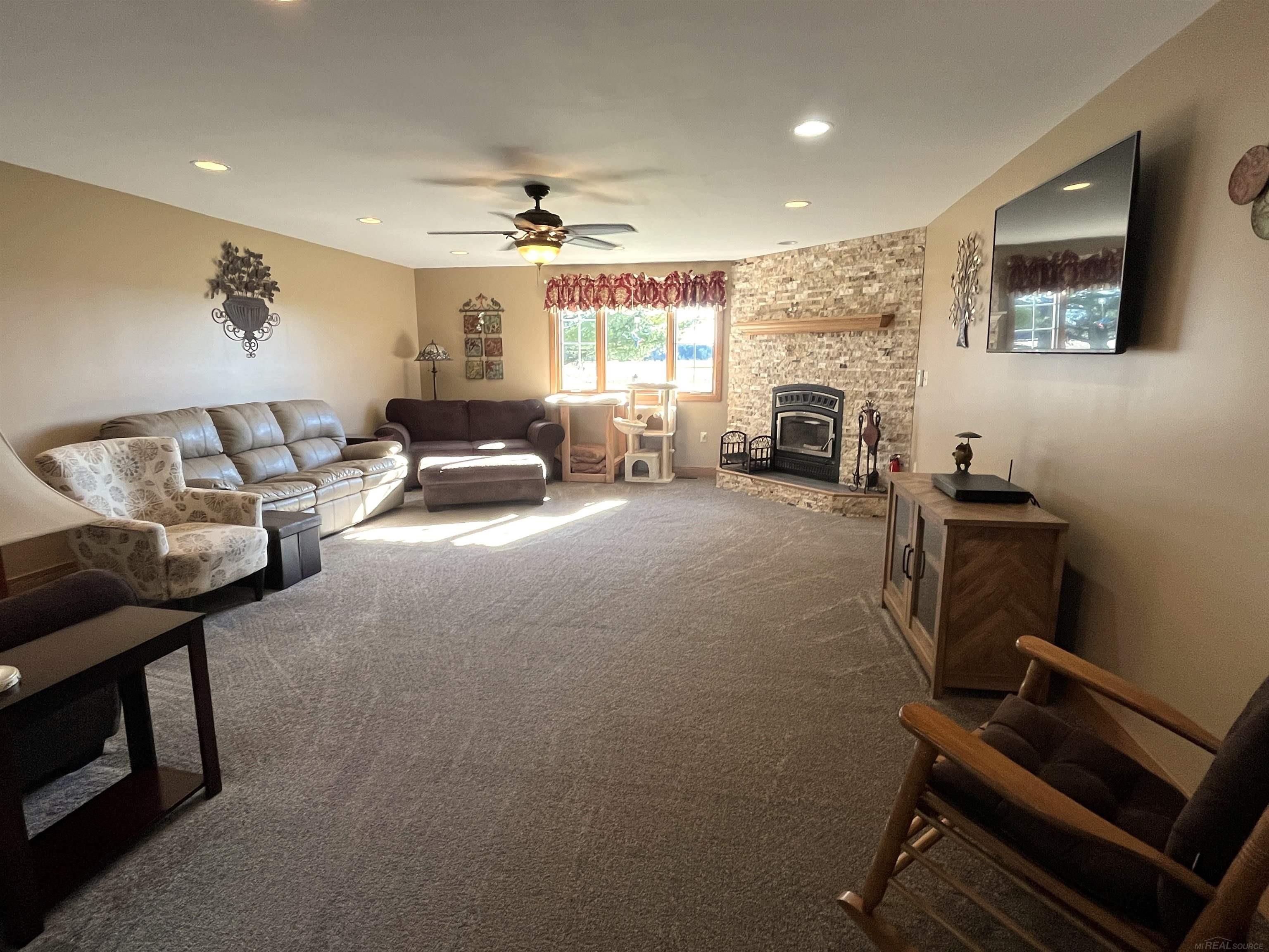 3250 Fargo Road Croswell, MI 48422 - Photo 6 of 37 50139358-7afa1c51-45aa-4229-ab08-772e2487eca4.JPG
